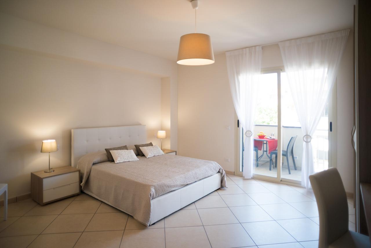 Riva Del Sol Bed and Breakfast Santa Teresa Di Riva Eksteriør billede