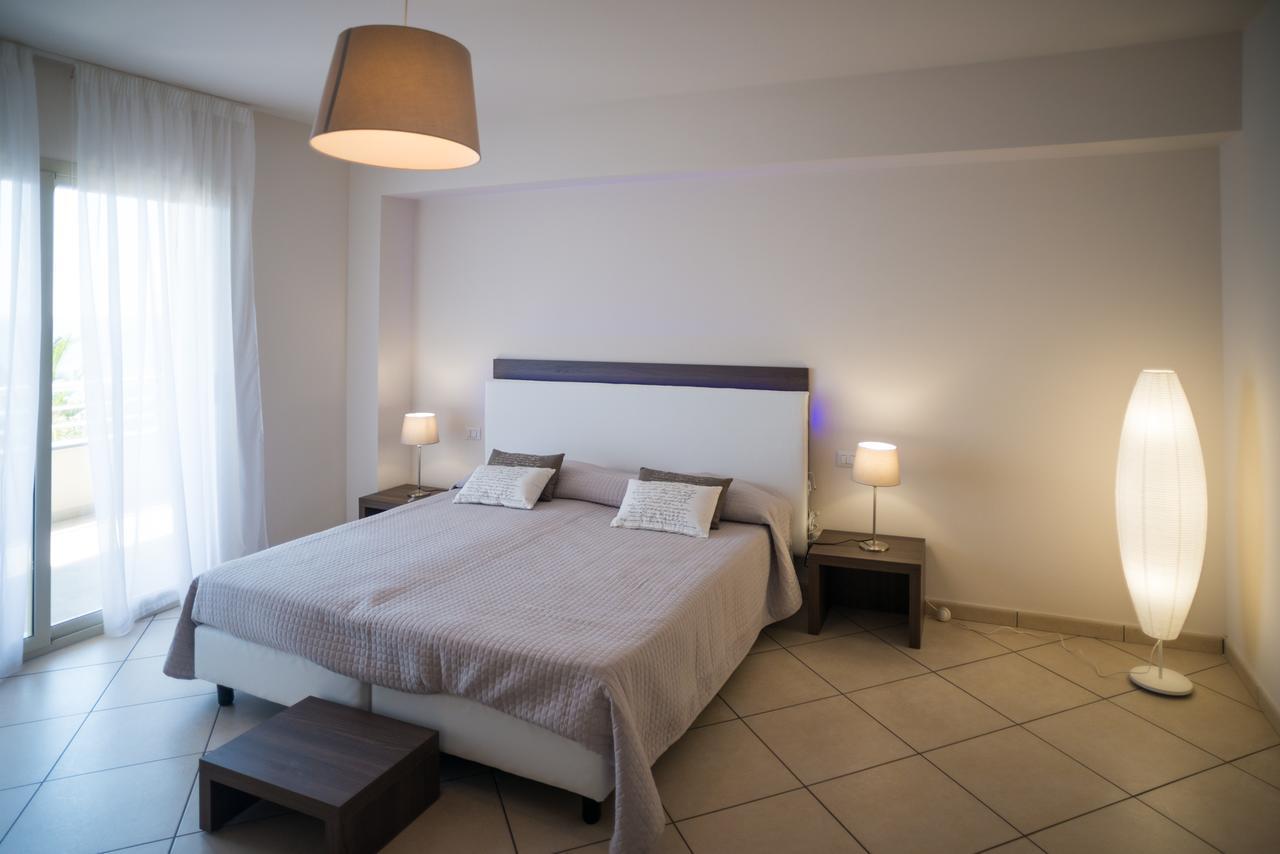 Riva Del Sol Bed and Breakfast Santa Teresa Di Riva Eksteriør billede